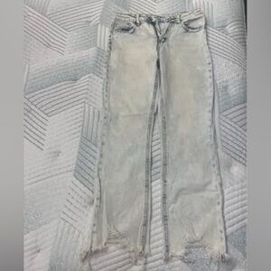 Stylish Distressed Light Gray Cropped Jeans